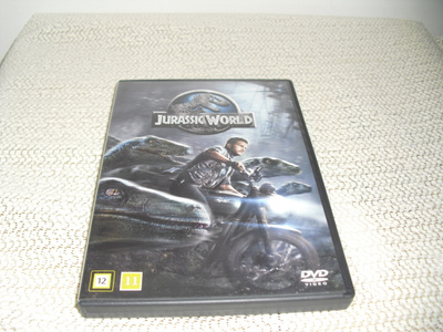 JURASSIC WORLD (Chris Pratt)***