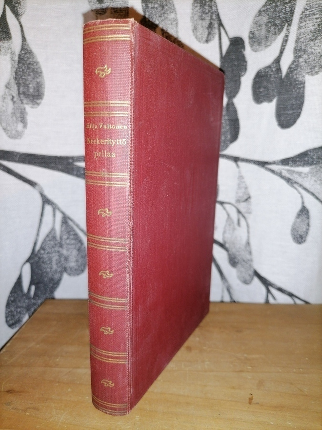 Hilja Valtonen - Neekerityttö peilaa - 1.p.1957
