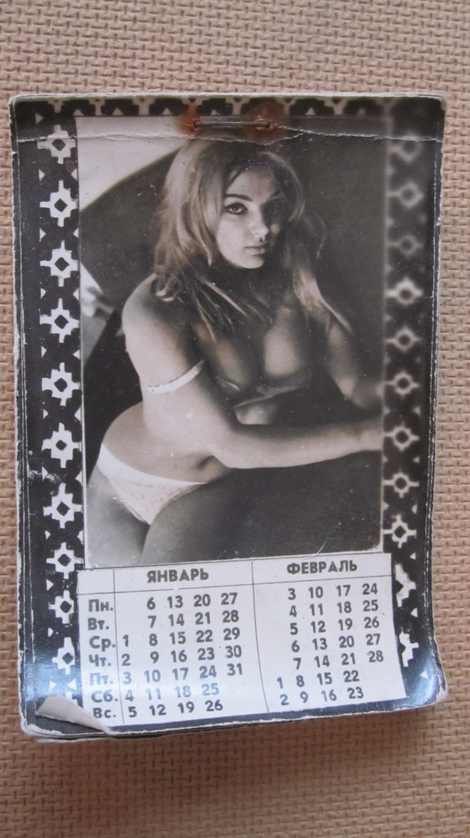 pieni vintage pin-up kalenteri