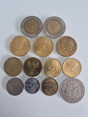 Indonesia kolikoita eri vuosia ja arvoja rupiah    (14601)