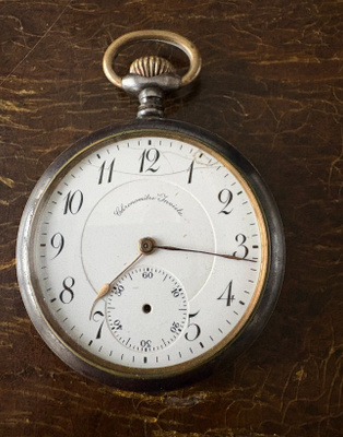 Mekaaninen taskukello Chronometre Invicta 1800 luvun lopulla