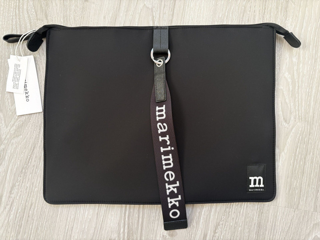 MARIMEKKO SLEEVE SOLID 15" TIETOKONEEN SUOJATASKU *UUSI*