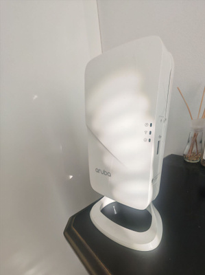 Aruba Enterprise WLAN Aruba AP-303HR + Aruba 2530-48G PoE+