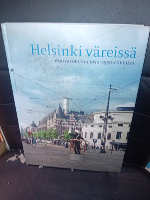 Helsinki väreissä  ( SIS POSTIKULU )