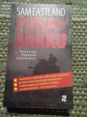 Sam Eastland: Puna-arkku -pokkari-