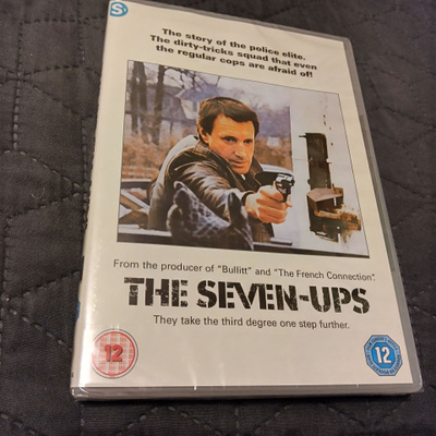 The Seven Ups - armoton ryhmä DVD **muoveissa**