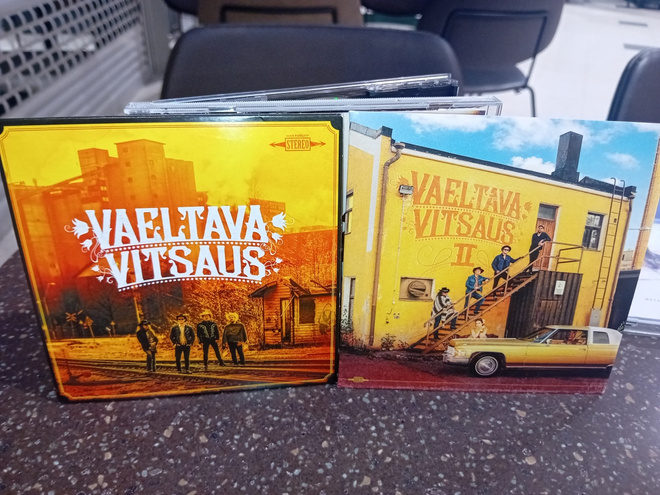 2Kpl CD Vaeltava Vitsaus I -II ( SIS POSTIKULU  )