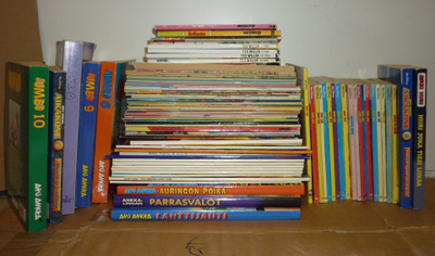90 kpl sarjakuvia (Aku Ankka Roope Setä Asterix ym.)