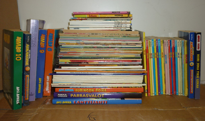 90 kpl sarjakuvia (Aku Ankka Roope Setä Asterix ym.)