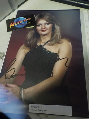 BONNIE TYLER KUVA NIMMARILLA