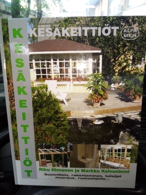 HIMANEN : Kesäkeittiöt ( SIS POSTIKULU)