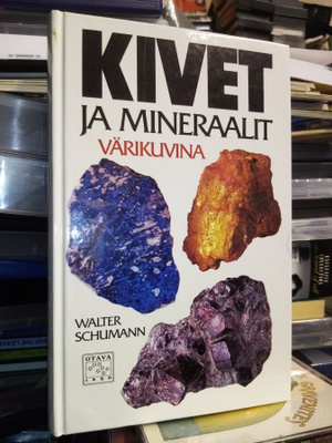 Schumann : Kivet ja mineraalit ( SIS POSTIKULU)