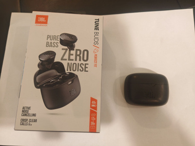 JBL kuulokkeet