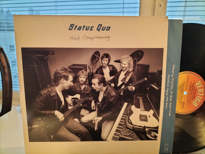 STATUS QUO, Ain't Complaining, LP FIN -88 HIENO KUNTO !!