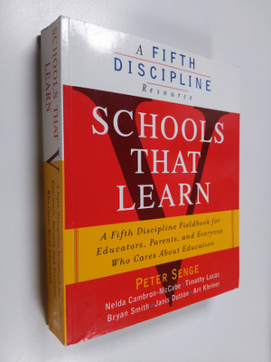 Nelda H. Cambron-McCabe ym. : Schools That Learn - A Fift...