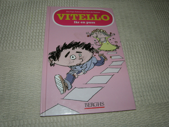 Aakeson - Bojesen Vitello får en puss