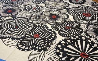 Marimekko-pöytäliina