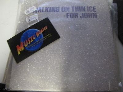 YOKO ONO-WALKING ON THIN ICE / IT HAPPENED 7'' ITALIA PAINOS