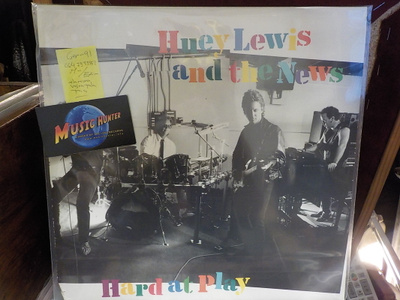 HUEY LEWIS & THE NEWS - HARD AT PLAY -91 M-/EX- LP