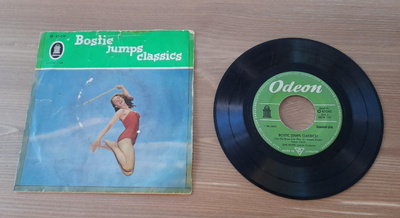 Earl Bostic And His Orchestra – Bostic Jumps Classics
