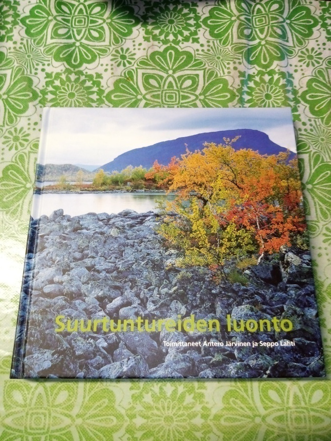 Järvinen - Lahti SUURTUNTUREIDEN LUONTO (1 p. 2004) Sis.pk