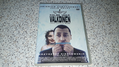 Kolme väriä Valkoinen Krzysztof Kieslowskin trilogia (DVD)