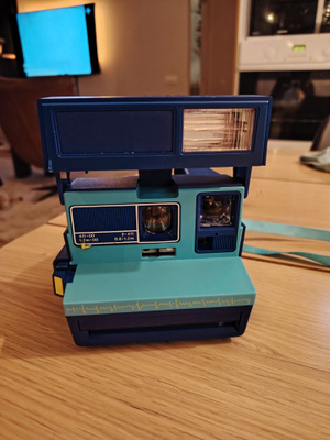 Polaroid SuperColors 2 ”Party Blue” pikakamera