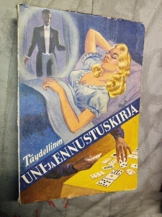 TÄYDELLINEN UNI-  JA ENNUSTUSKIRJA ( SIS POSTIKULU )