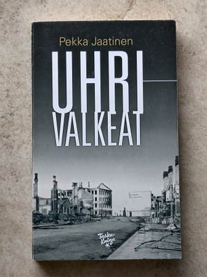 Pekka Jaatinen: Uhrivalkeat, nid.