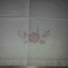 Ristipisto ruusuin koristeltu verhokappa 250x54cm - pikkukuva 1