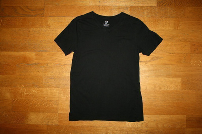 H&M LUOMU musta t-paita 134-140