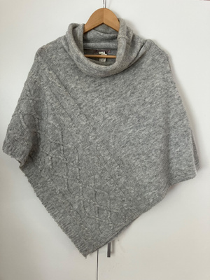 Anna Field poncho