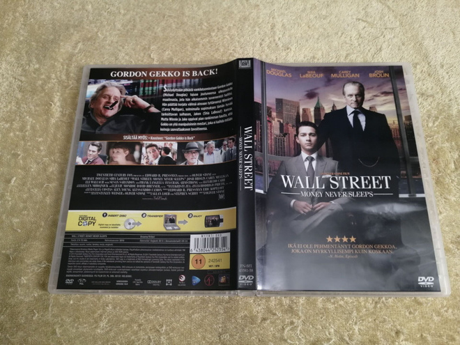 WALL STREET: MONEY NEVER SLEEPS DVD
