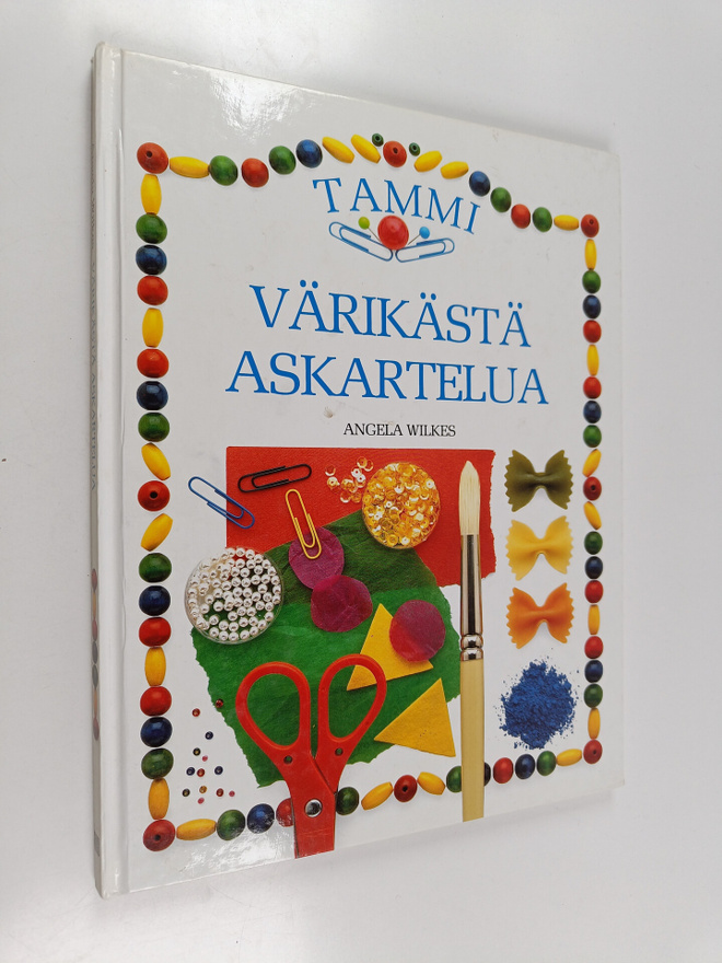 Angela Wilkes : Värikästä askartelua