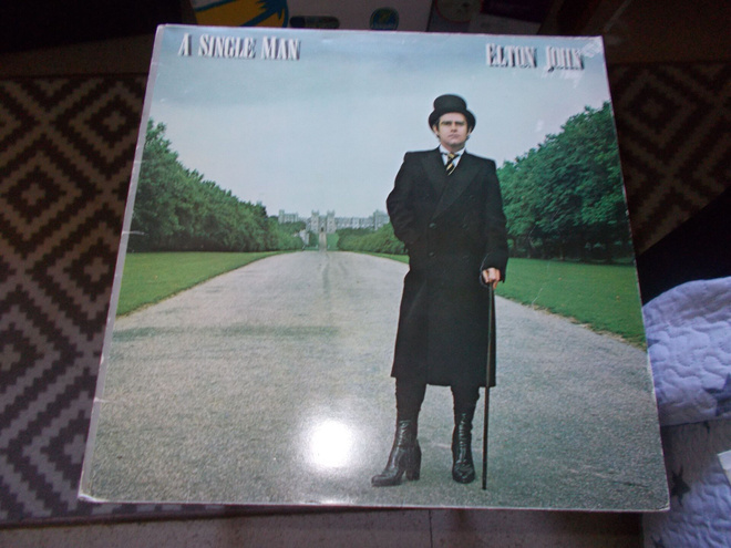 VINYYLI ALBUMI ELTON JOHN **  A SINGLE MAN **