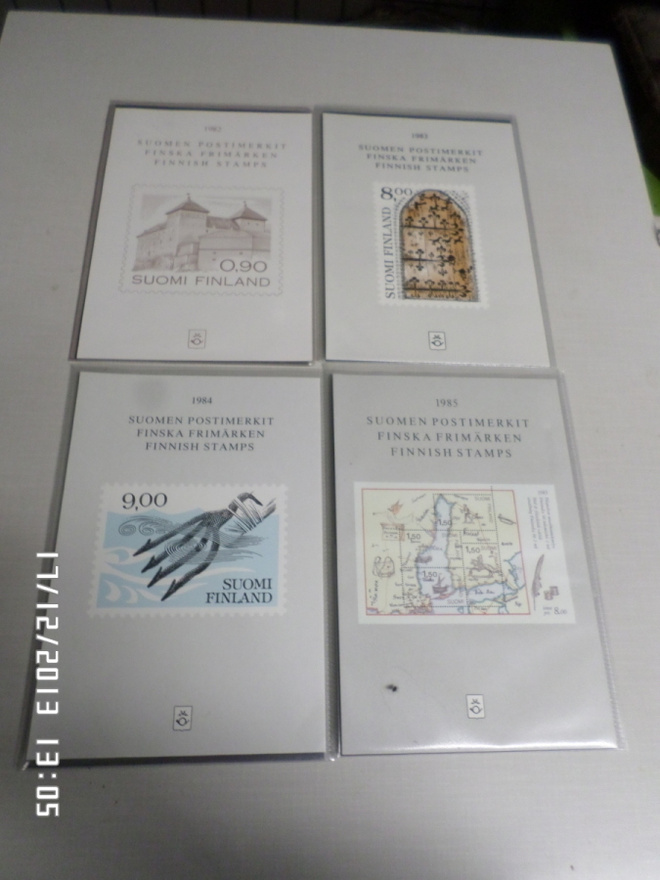 Suomi postimerkki   Kansioita 4  kpl  1982- 1985,