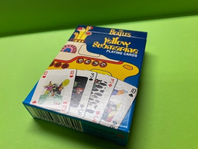 the Beatless Yellow Submarine pelikortit