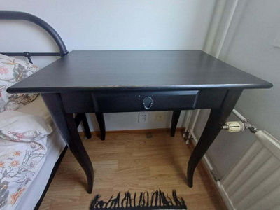 Ikea Leksvik kirjoituspöytä ja Ikean tuoli