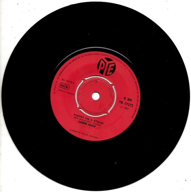 SANDIE SHAW: Puppet On A String / Tell The Boys   7"