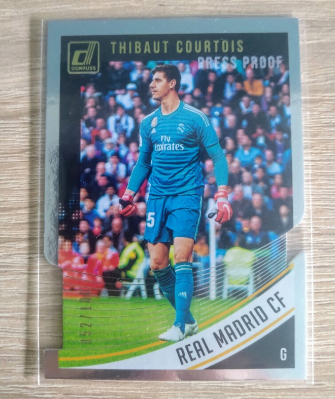 Thibaut Courtois numeroitu 52/100