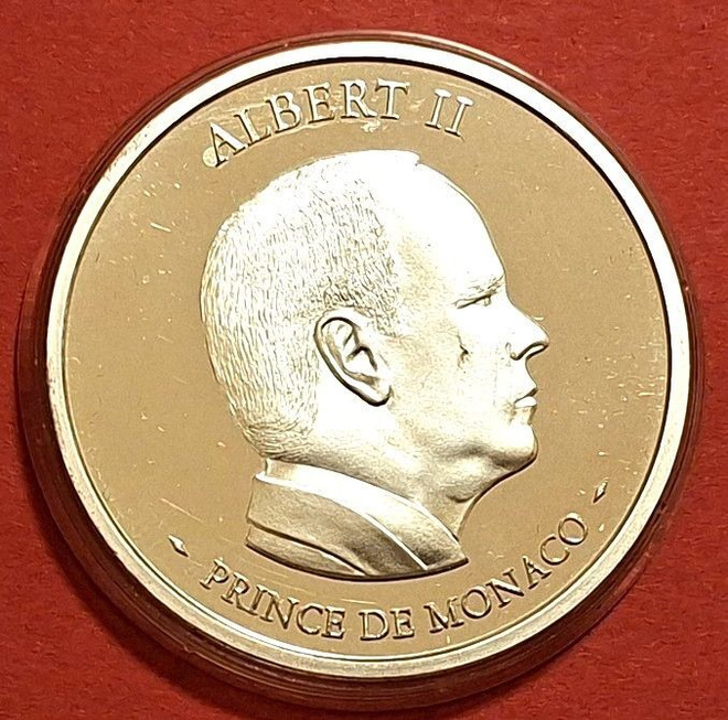 Monaco Albert II kruunajaiset. Ei ollut julkisessa myynnissä