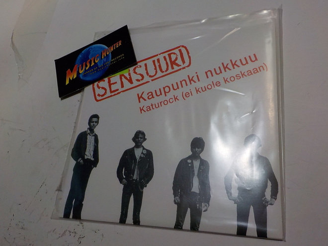 SENSUURI - KAUPUNKI NUKKUU M/M 7'' SINGLE