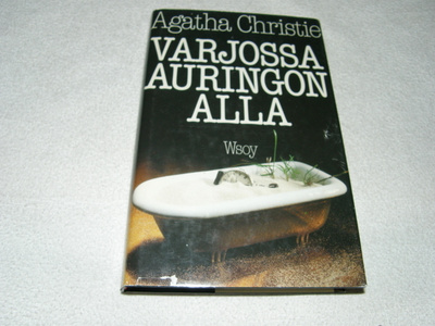 Agatha Christie Varjossa auringon alla -sid
