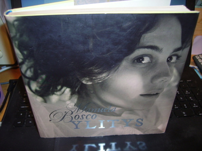 Manuela Bosco : YLITYS ( 1 p. 2012 ) sis. postikulun