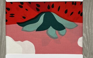 MARIMEKKO MANSIKKAVUORET PUSSILAKANASETTI *UUSI*