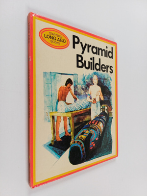 Sandie Oram : The pyramid builders