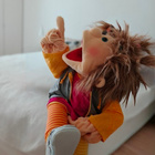 Opetuskäyttöön sovelias käsinukke (Living Puppet) 65 cm - pikkukuva 1