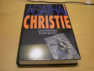 Agatha Christie: Salaperäiset rukiinjyvät