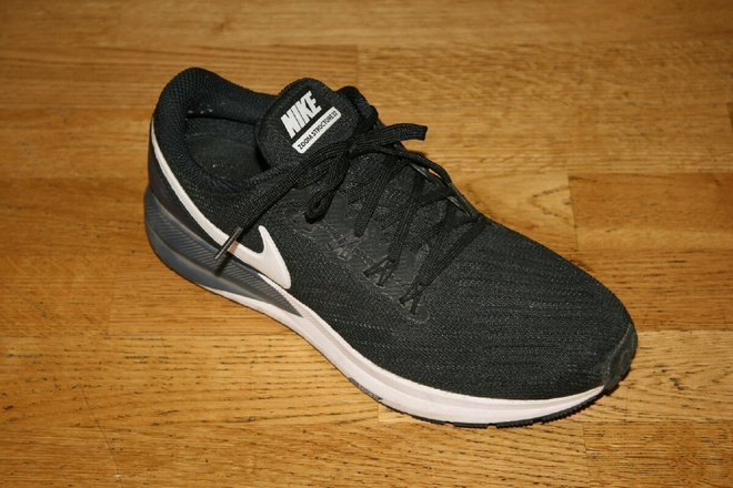 Nike Zoom Structure 22 pronaatiotuetut juoksulenkkarit 41