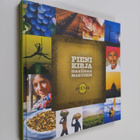 pieni kirja maailman makuihin - pikkukuva 1